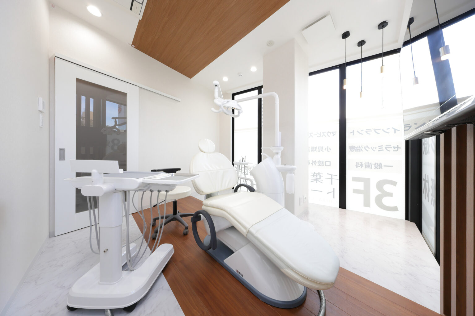 千葉中央駅前歯医者トータルクリニック